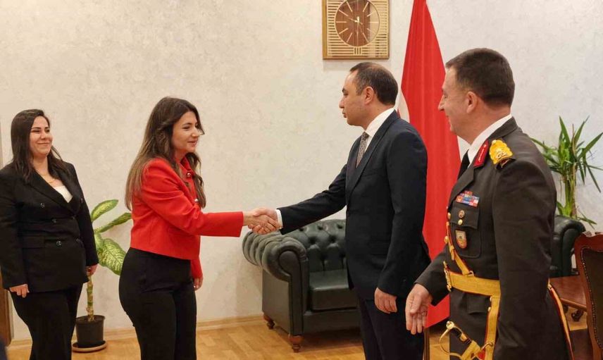 Silopi'de cumhuriyetin 103. yılı kaymakamlıkta törenle anıldı