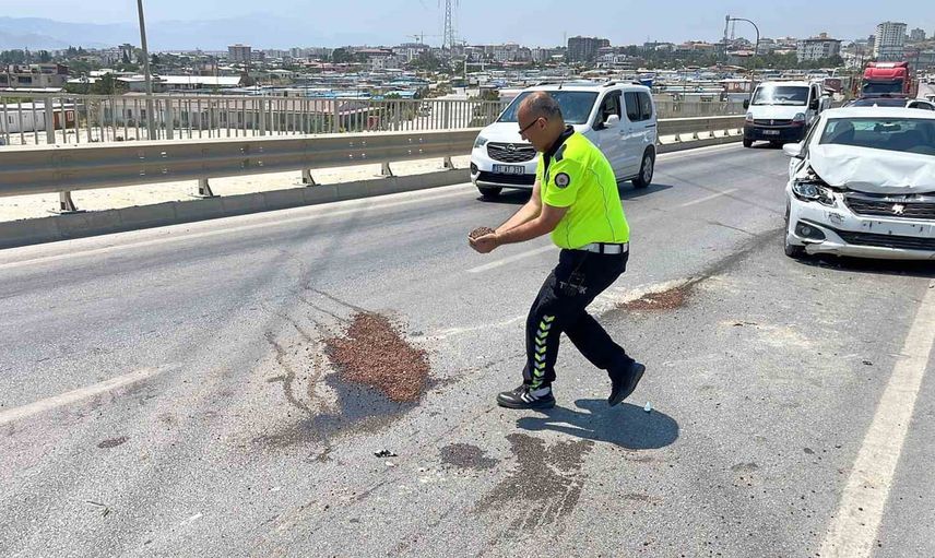 Hatay'da mesleğin merhameti: örnek davranış gösteren üç polise başarı belgesi