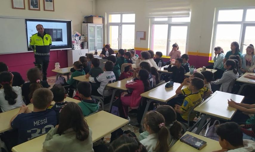 Okulda trafik bilinci: Türkeli'de öğrencilere uygulamalı eğitim