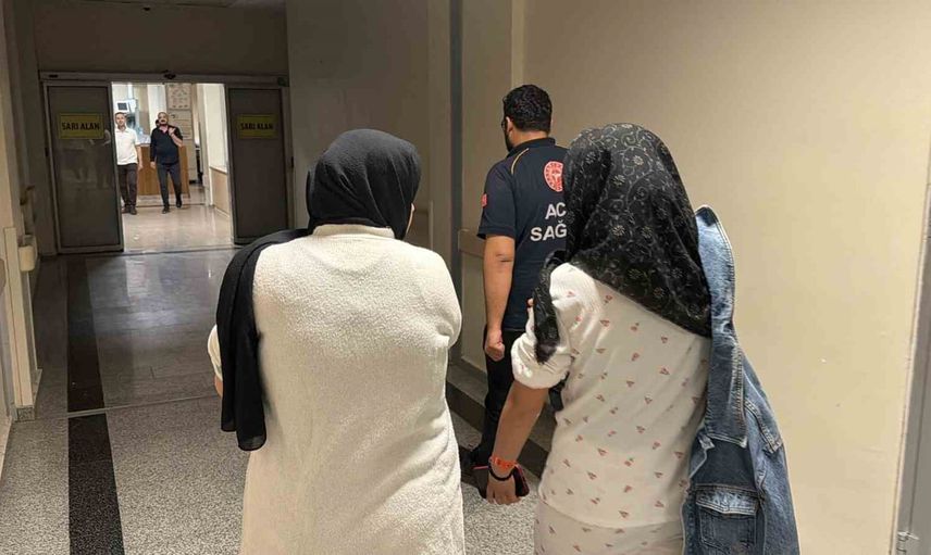 Yurttaki yemek sonrası iki öğrenci zehirlenme şüphesiyle hastaneye kaldırıldı