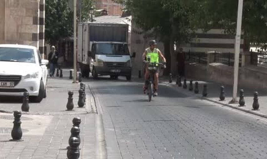 İşlerini bıraktı, bisikletiyle önce Türkiye sonra dünya diyor