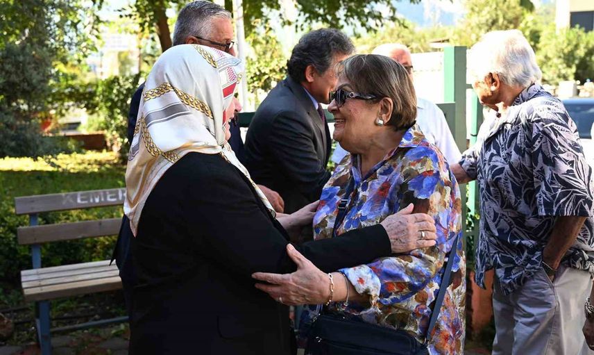 Kemer'de hayırsever çifte teşekkür töreni