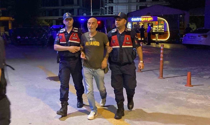 Operasyonda yönetmen Ezel Akay ve kardeşinin testleri pozitif çıktı