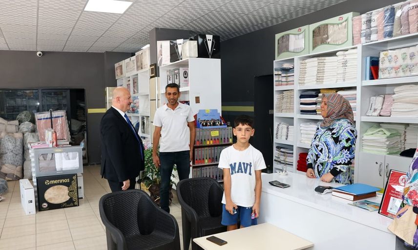 Vali Abdullah Küçük esnafın taleplerini iş yerlerinde dinledi