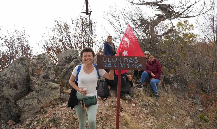 Ulus Dağı’nda 150 doğaseverle cumhuriyet coşkusu