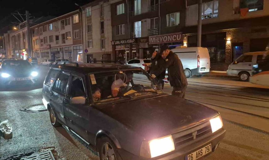 Büyükdere'de 25 ekiple yürütülen gece denetiminde 10 araca para cezası