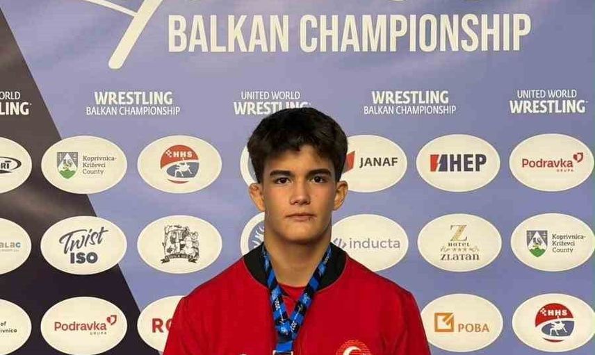 Bursa Büyükşehir Belediyesporlu güreşçiler Koprivnica'dan üç madalyayla döndü