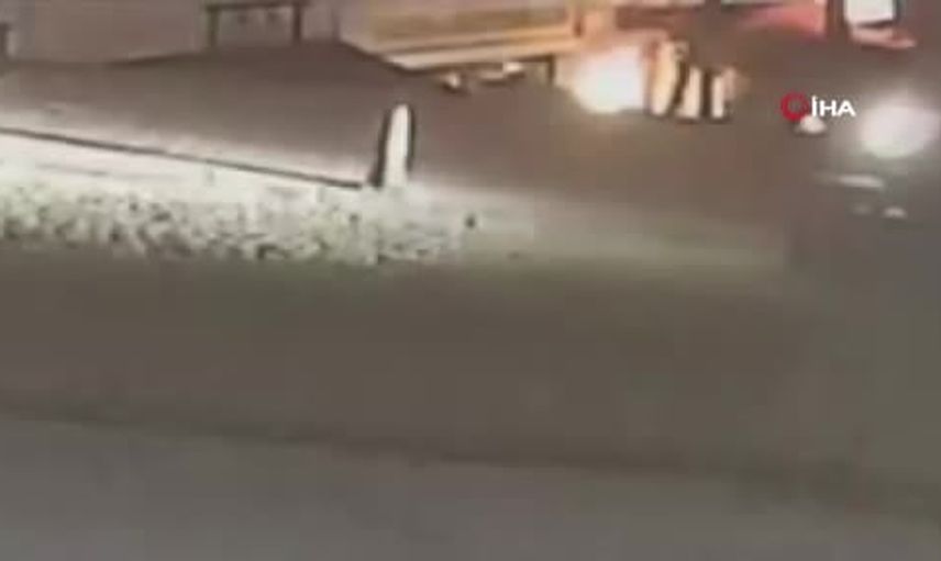 Fatih'te gece durdurulan motosiklette iş yeri fotoğrafları çıktı, biri tutuklandı