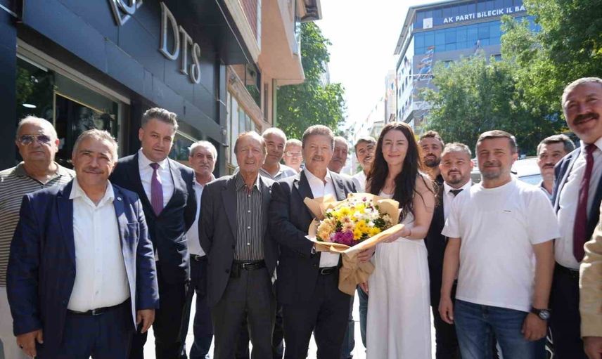 Şoförler federasyonu başkanı Yiğiner Bilecik'te esnafla çözüm arayışında