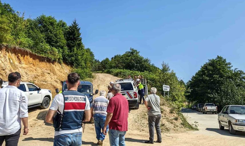 Piraziz'de yüksek gerilim hattı için görevli helikopter düştü
