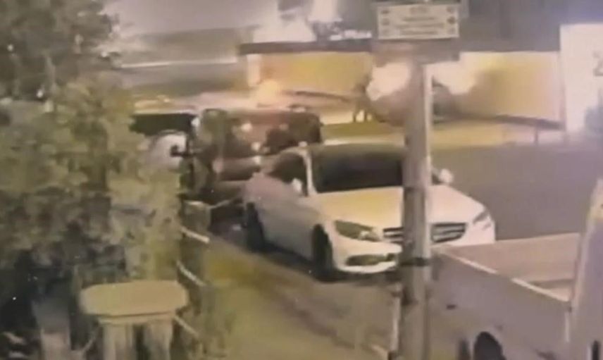 Batman'da motosikletli saldırı: park halindeki otomobil kundaklandı