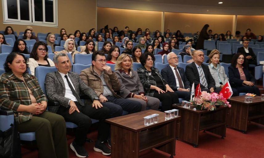 Ebelerin liderliğinde normal doğuma ve emzirmeye dikkat çekildi: ESOGÜ etkinliği