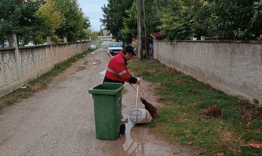 Bolvadin'de hijyen seferberliği sokak sokak sürüyor