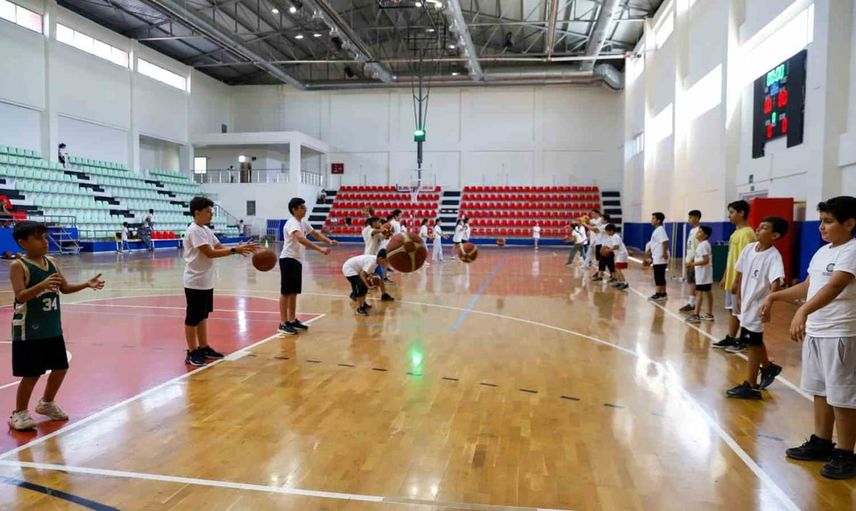 Diyarbakır'da yaz spor okulları genç yetenekleri ve takım ruhunu büyütüyor