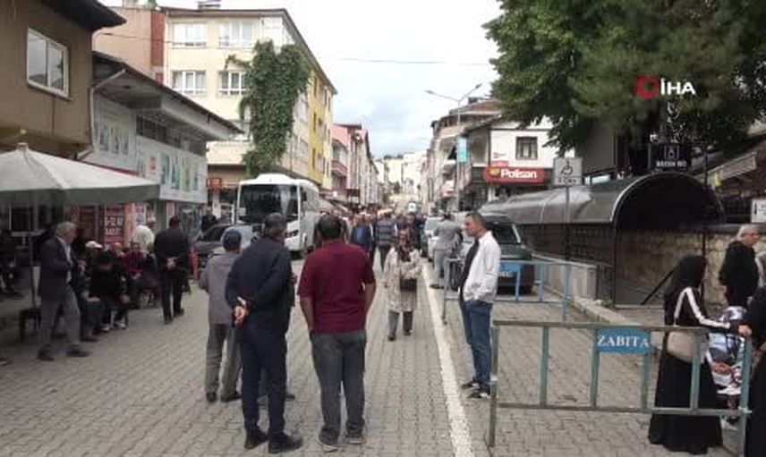 Kuyumcu toptancısı Hamdi Mor Araç'ta son yolculuğuna uğurlandı