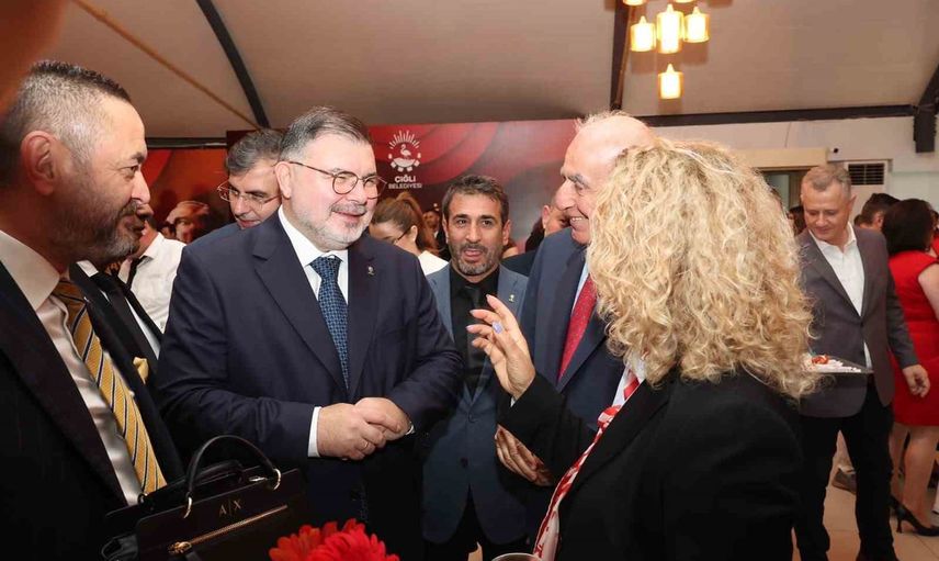 Cumhuriyet ortak emanetimiz: İzmir kutlamalarında birlik ve gelecek vurgusu