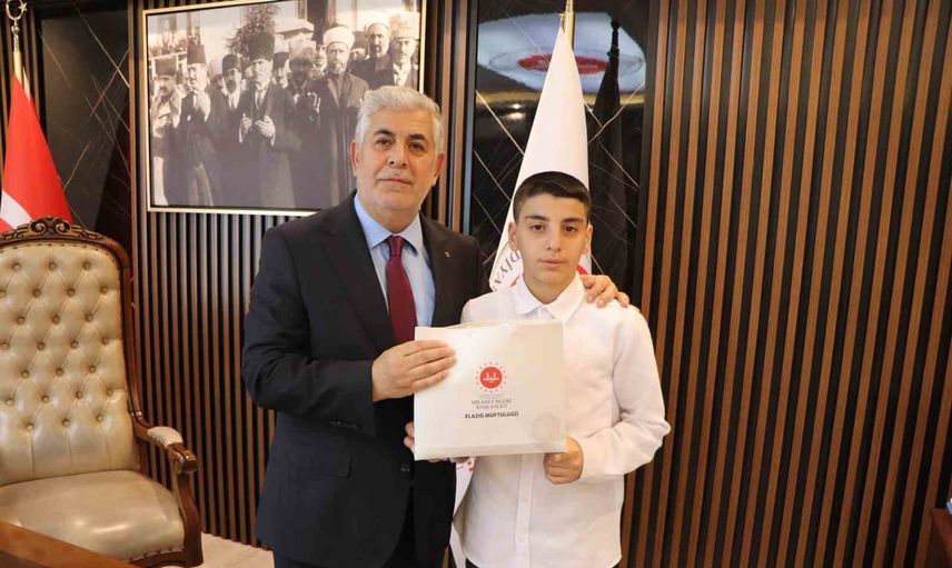 Elazığlı hafız bölge birincisi oldu, müftüden tebrik