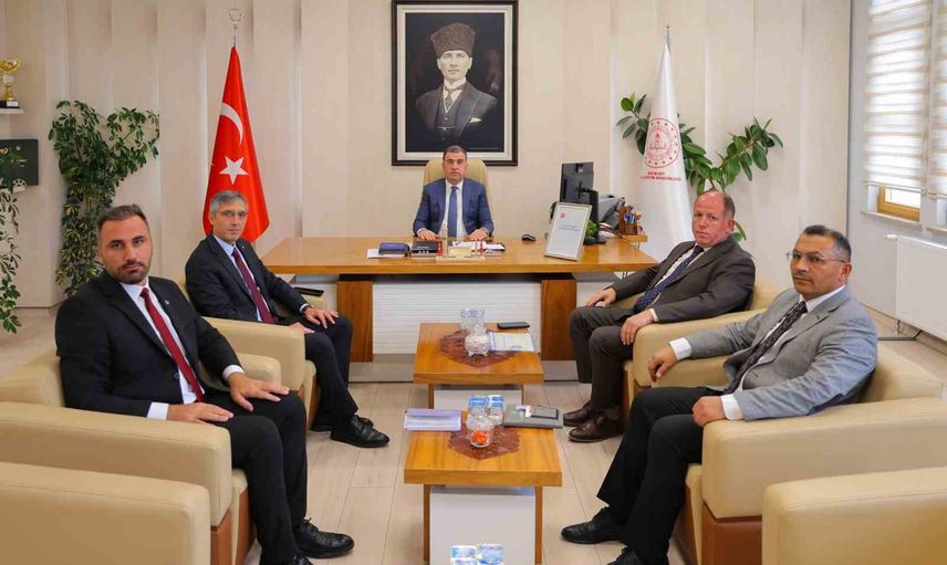 Eğitim yatırımları masaya yatırıldı: Bayburt'ta müfettişlerle değerlendirme