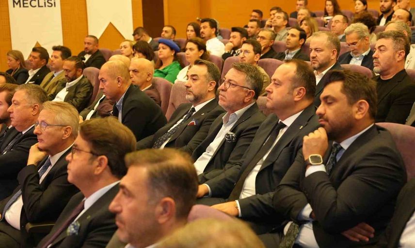 Denizli'de tekstil sektörü bir araya gelerek 2030 için yol haritası çizdi