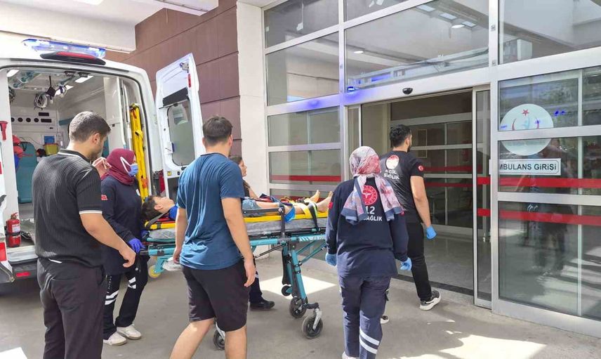 Sucu Abuzer Caddesi'ndeki çarpışma hastaneye götürdü: 11 yaşındaki çocuk yaralandı