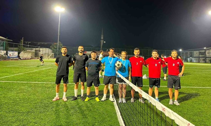 Gedizli antrenör Halil Seval uluslararası ayak tenisi şampiyonasında hakemlik yapacak