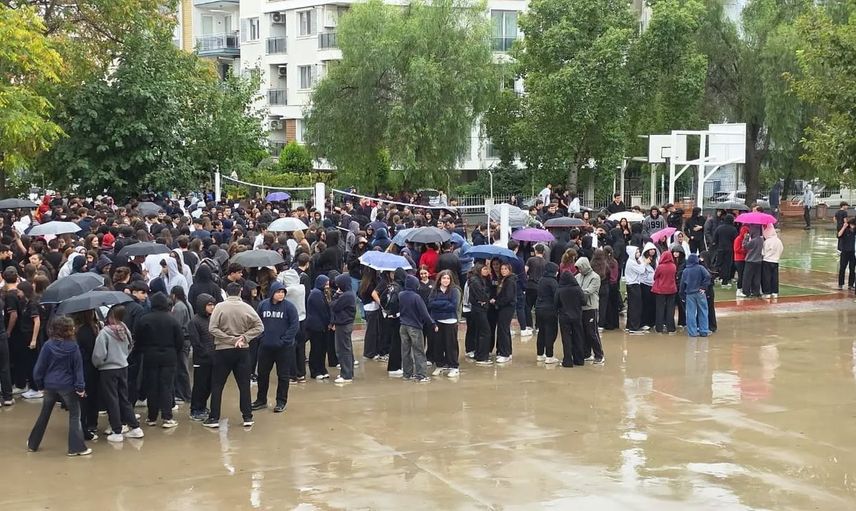 Liseliler afet tatbikatıyla bilinçlendi