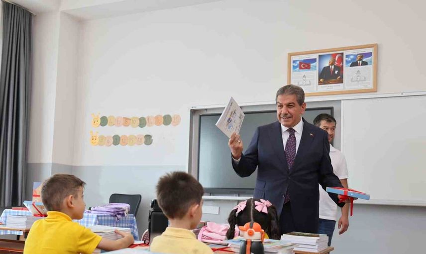 Atıklardan dersliklere: Esenler'de 8,5 milyon ücretsiz defter seferberliği