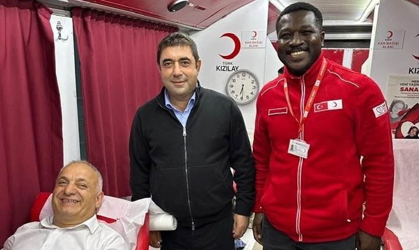 Düzce'de örnek adım: Lokman Ayva'dan Kızılay'a kan desteği