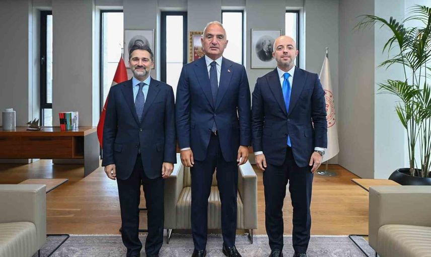 Uçuş ağları turizmin sınırlarını genişletiyor: bakan ile THY başkanından iş birliği mesajı