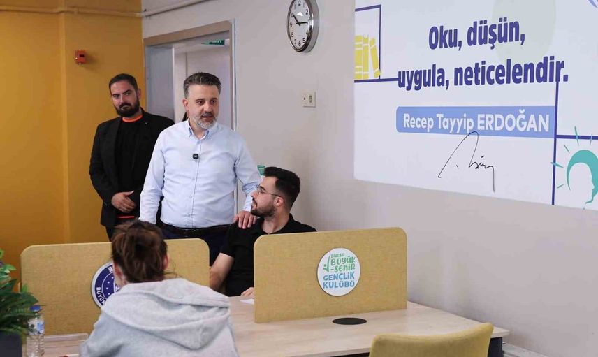 Gençlere prova imkanı: Bursa Büyükşehir 2 bin 500 adaya ücretsiz KPSS denemesi sundu