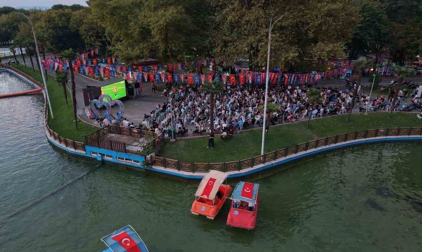 Kültürpark’ta omuz omuza: Bursa Büyükşehir'den taraftara ulaşım ve dev ekran desteği