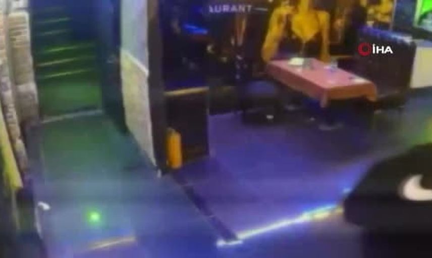 Küçükçekmece'de eğlence mekanına saldırı: 2 ölü, 3 yaralı