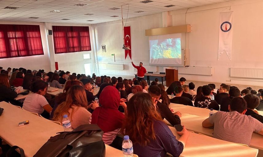 Hisarcık MYO'da gençlik merkezi faaliyetleri öğrencilere tanıtıldı