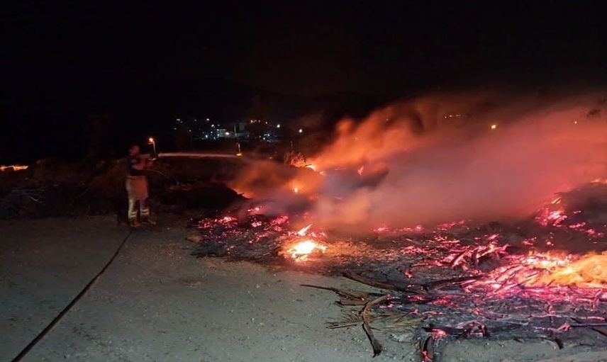 Antakya Serinyol'da çöplük yangını ekiplerin hızlı müdahalesiyle kontrol altına alındı