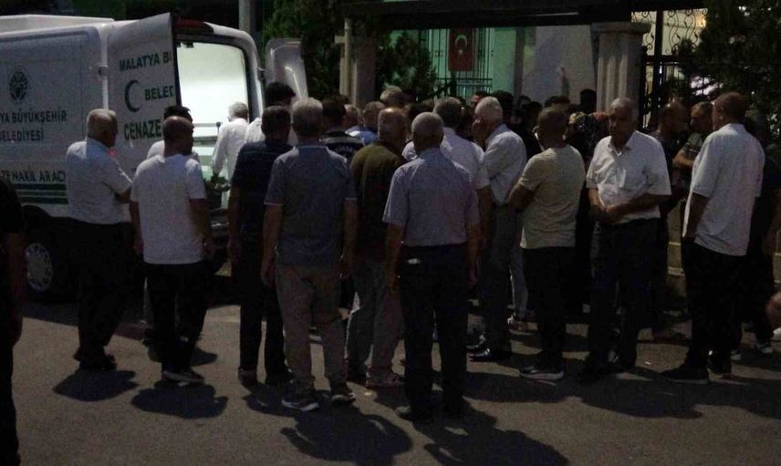 Malatya'da apartmanda yalnız yaşayan iş insanı evinde ölü bulundu