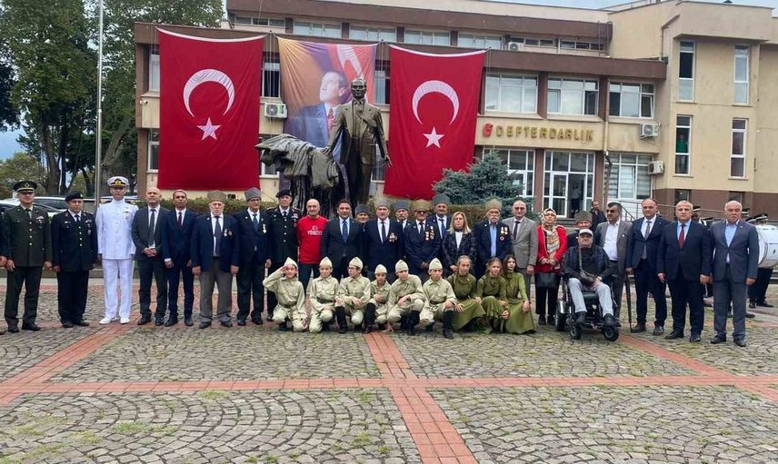 Sinop'ta gazilere saygı yürüyüşü kortej halinde sokakları doldurdu