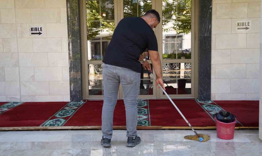 Yunusemre'de camiler ve ibadethanelerde detaylı hijyen seferberliği