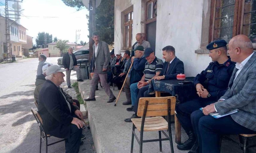 Kırsalda doğrudan iletişim: kaymakam köylerde talepleri dinledi