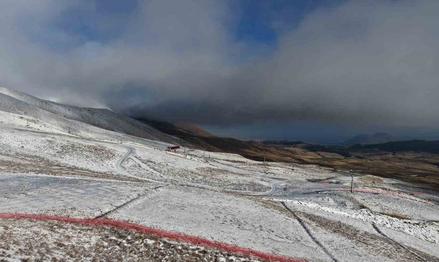 Erciyes beyaza büründü, dron görüntüleri kartpostallık manzaralar sundu