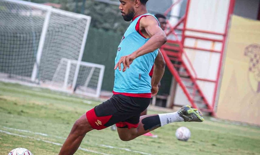 Göztepe'ye bir nefes: Miroshi ve Sundberg antrenmanlara katıldı