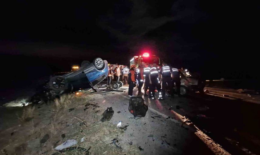Karaman Kılbasan kara yolunda gece çarpışması: bir kişi hayatını kaybetti