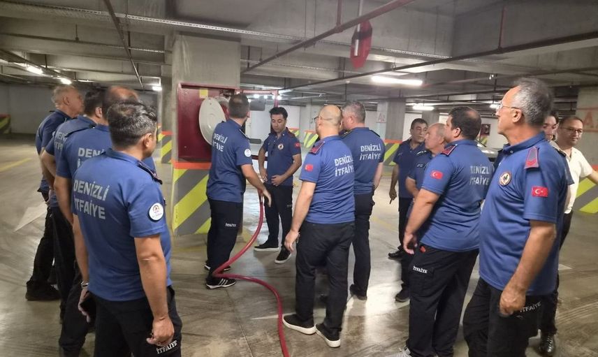 Denizli itfaiyesi avm'lerde müdahale hazırlığını yerinde sınadı