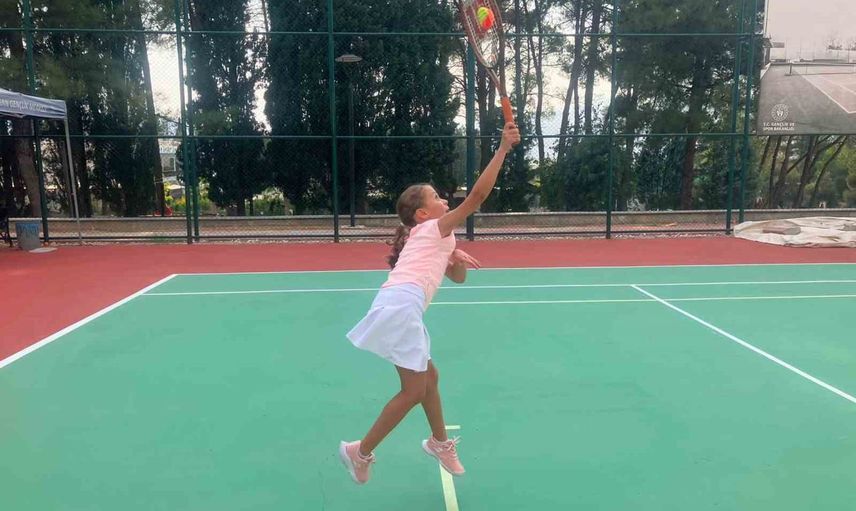 Okul çıkışı sporu seçiyorlar: Muğla'da gençler ücretsiz branşlarla buluşuyor