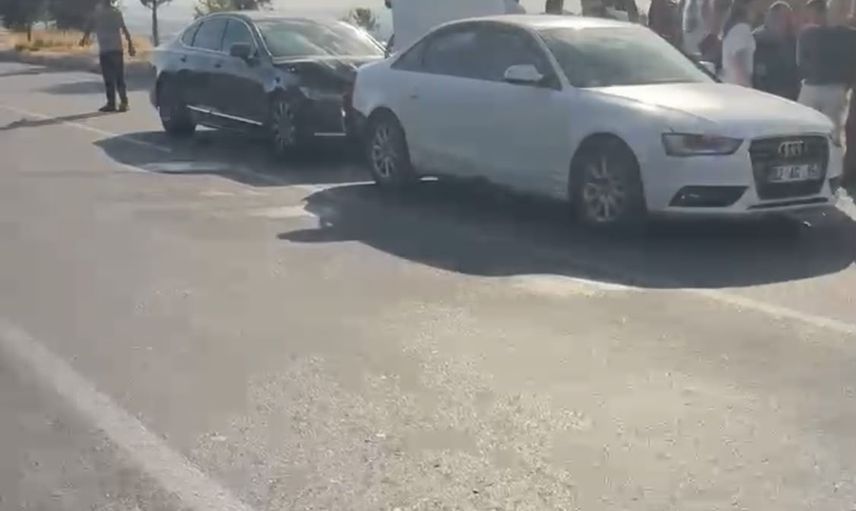 Kozluk'ta Samanyolu mevkiinde iki otomobil çarpıştı: dört yaralı