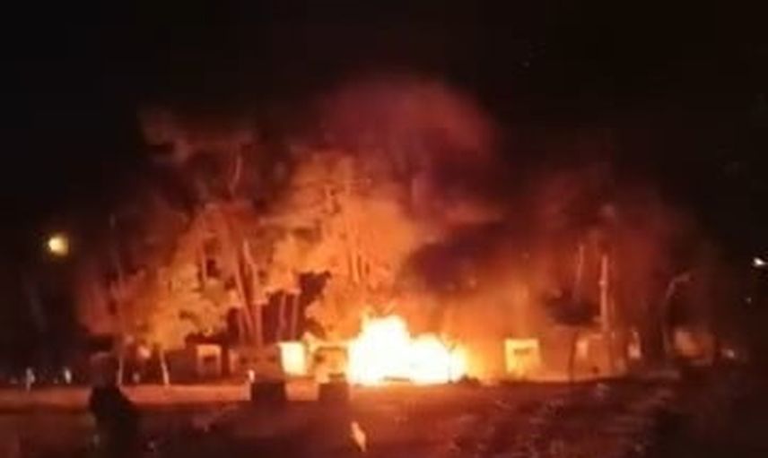Tekirdağ sahilinde gece çıkan yangın karavanı kullanılamaz hale getirdi