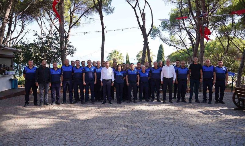 Ayvalık’ta dayanışma vurgusu: zabıta haftasında belediye başkanı ekiplerle buluştu