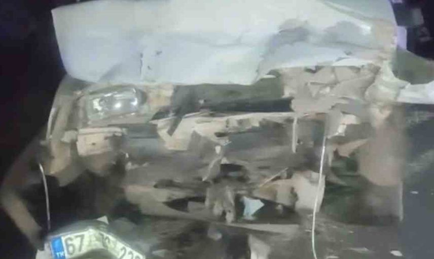 Siverek'te Viranşehir yolunda kafa kafaya çarpışma: 3 kişi yaralandı