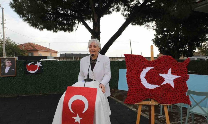 Engelleri sahnede aşan öğrencilerin cumhuriyet coşkusu