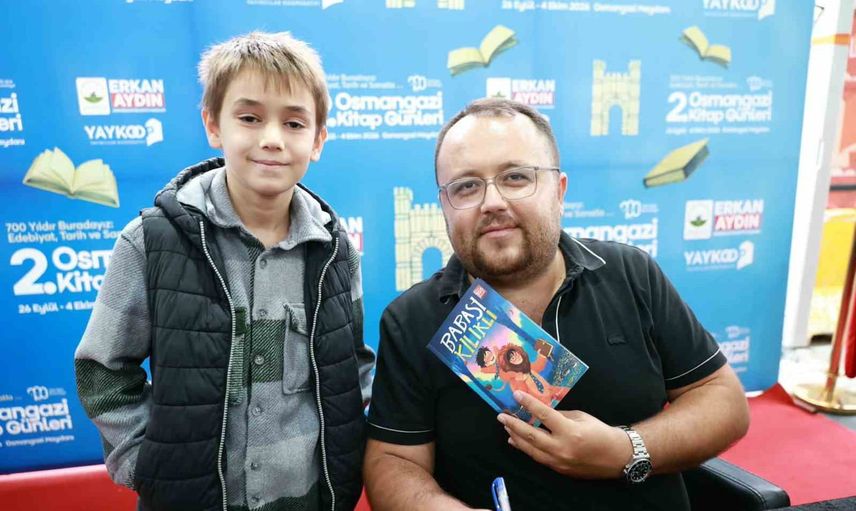 Kitapla dolu meydanda edebiyat rüzgârı: Osmangazi Kitap Günleri devam ediyor