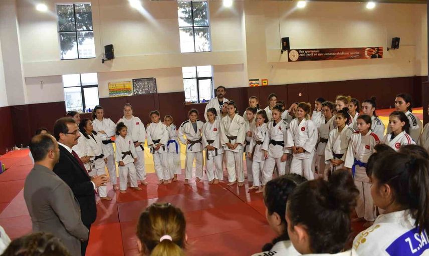 Salihli’den milli judolara moral ziyareti